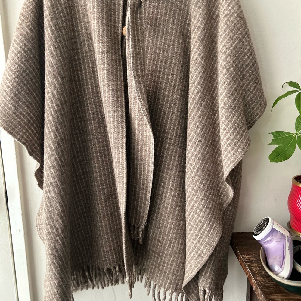 VTG Unbranded Neutral Plaid Wool Cape with Attached Scarf & Fringe